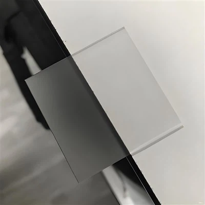 AG dengiantis stiklas